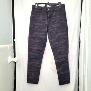 Social Standard Ladies Prosperity Camo Skinny Ankle Jean Size 10